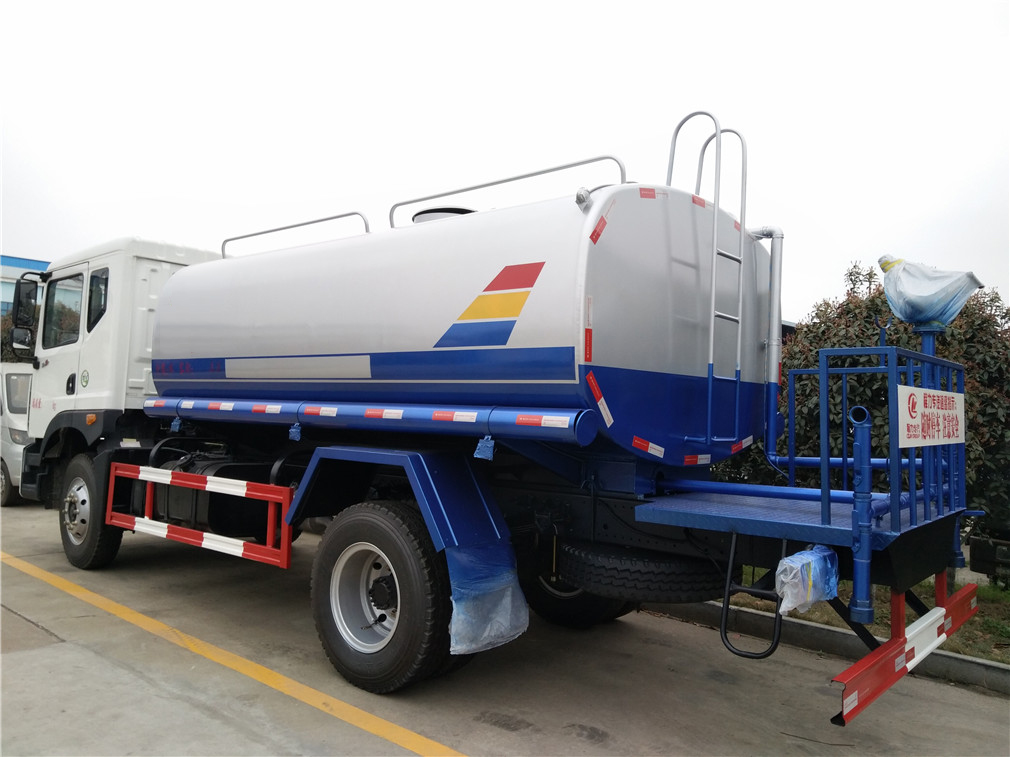 東風多利卡D9（12方）型灑水車