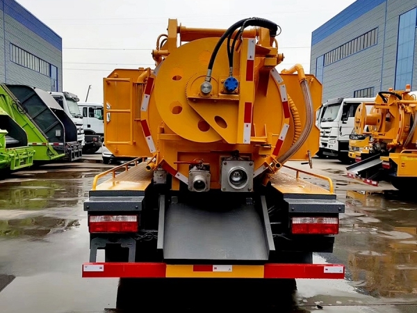 東風(fēng)D6多利卡2水4塵 6方清洗吸污車（國六）