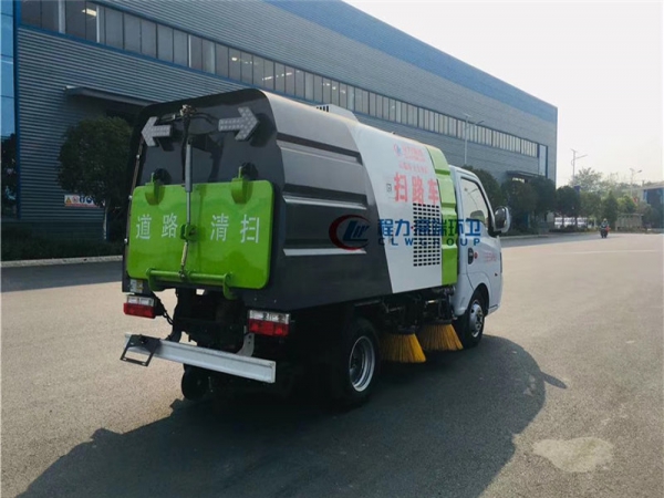 國六東風途逸3方（0.5水2塵）掃路車