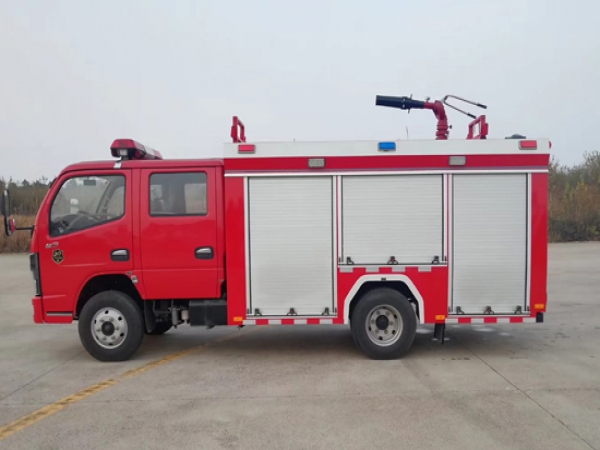 國六東風小型水罐消防車2.5噸