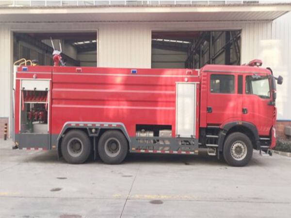 國六重汽豪沃16噸泡沫消防車