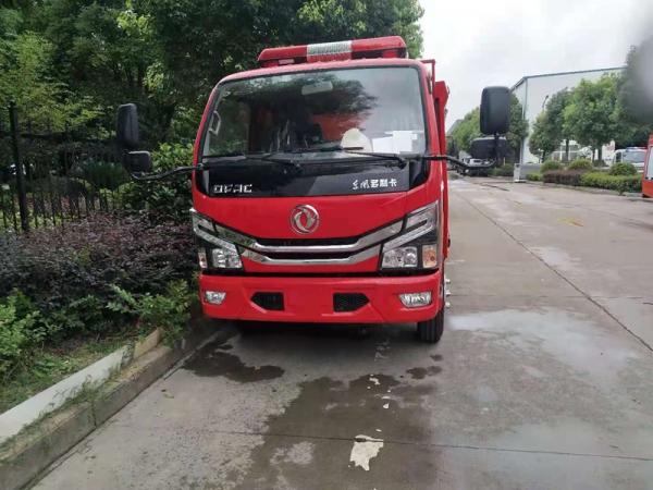 國六東風小型泡沫消防車2.5噸