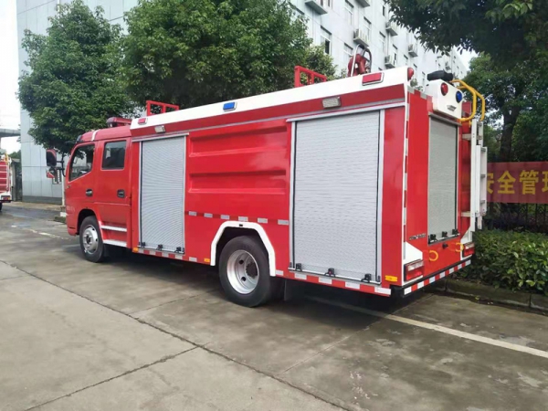 國六東風5噸泡沫消防車