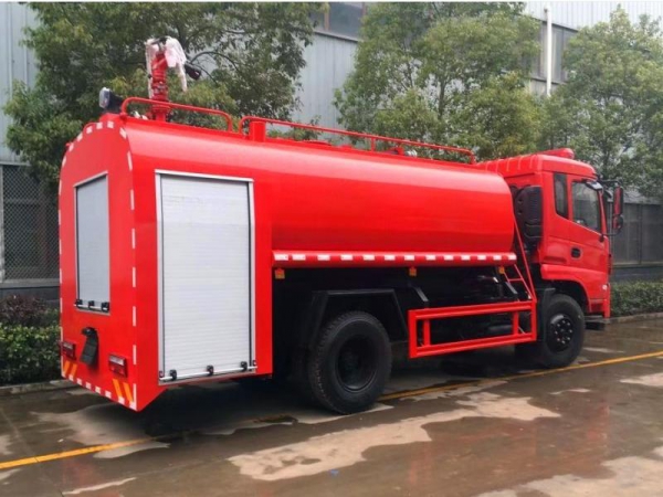 東風天錦消防灑水車10噸